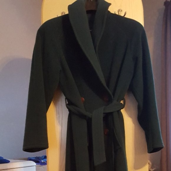 Woman's wool winter coat - Picture 1 of 6